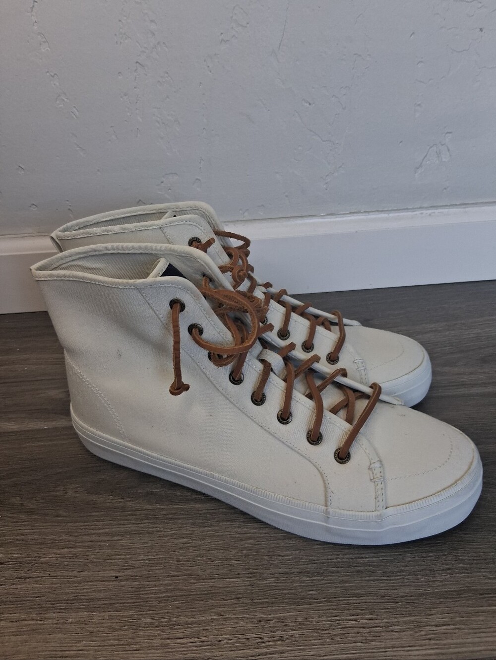 Sperry Women's White Canvas High Top Sneakers Leather Laces Sz 10 Preppy Coastal